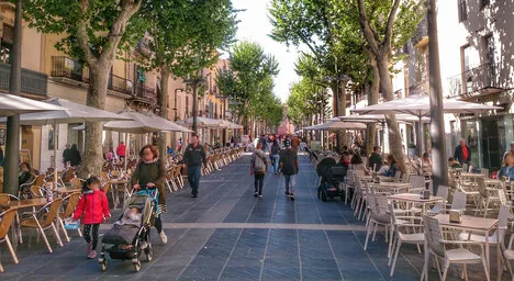 The Rambla Principal shopping street in Vilanova